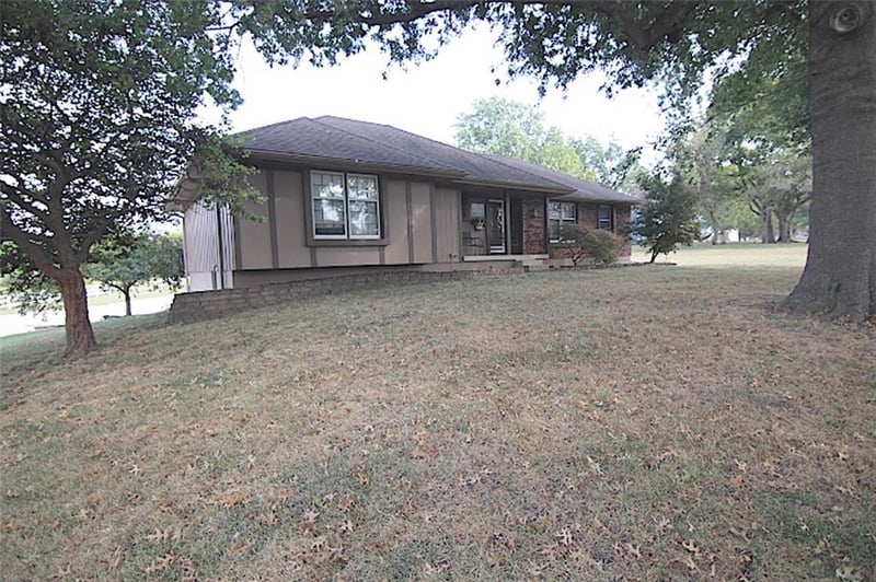 707 Madison St, Raymore, MO 64083