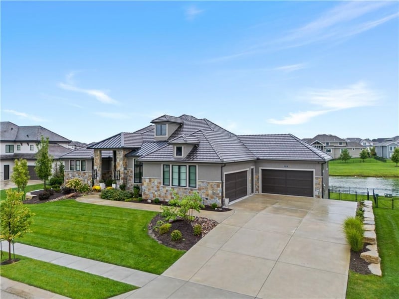 17217 Goddard St, Overland Park, KS 66221