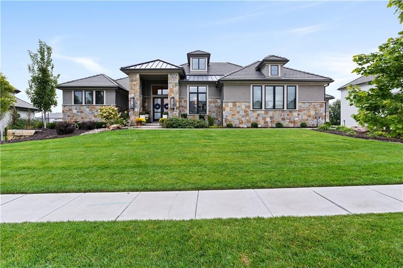 17217 Goddard St, Overland Park, KS 66221