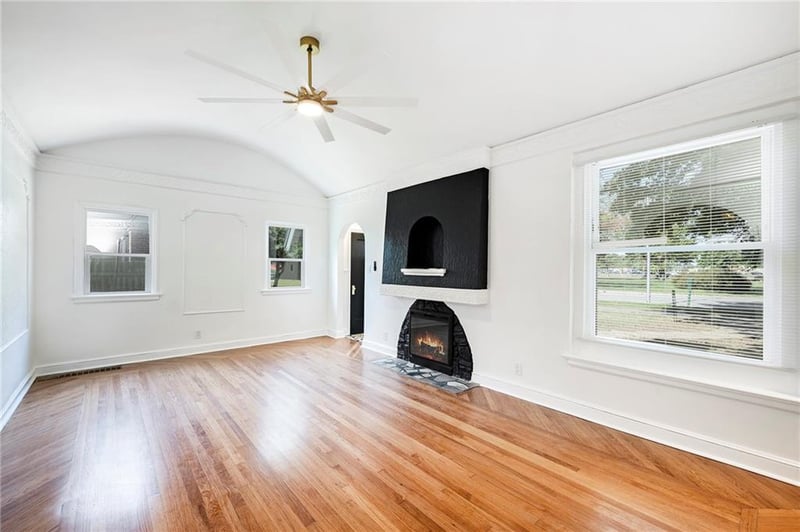 2321 Meyer Blvd, Kansas City, MO 64132