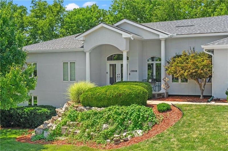 12008 Grand Ave, Kansas City, MO 64145