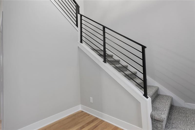 820 Partridge Ln, Blue Springs, MO 64014