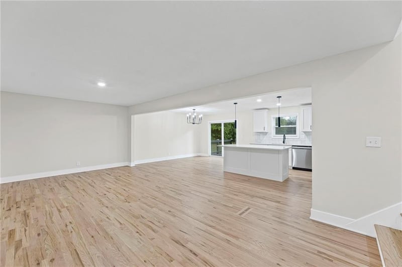 10515 W 170th Ter, Overland Park, KS 66221