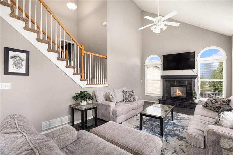 11231 Summit St, Kansas City, MO 64155