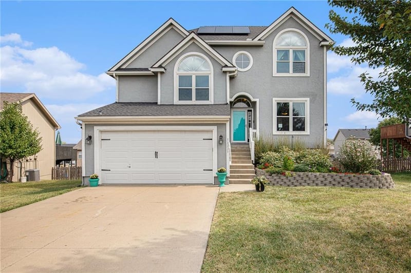 11231 Summit St, Kansas City, MO 64155