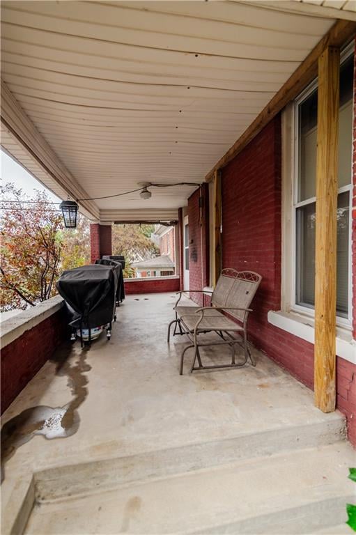 212 9th St, Atchison, KS 66002