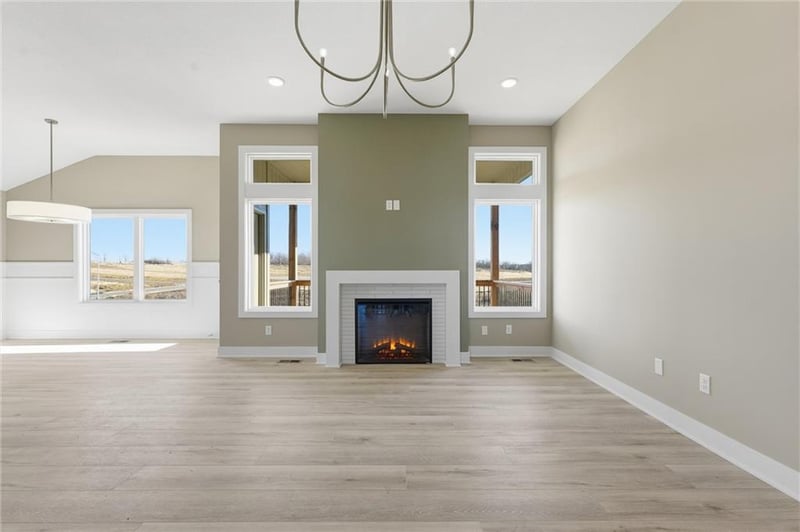 9419 Belleview Ave, Kansas City, MO 64155