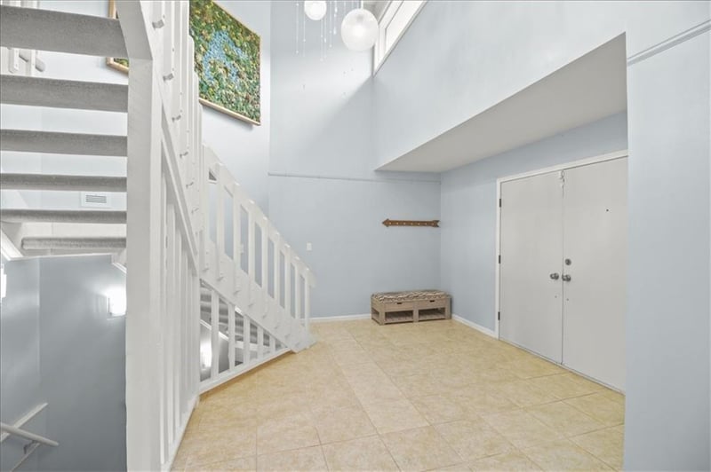 215 Aspen St, Lee's Summit, MO 64064