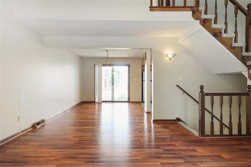 134 Robin Rd, Lee's Summit, MO 64063