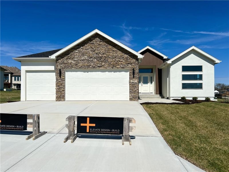2601 Wheatley Dr, Blue Springs, MO 64029
