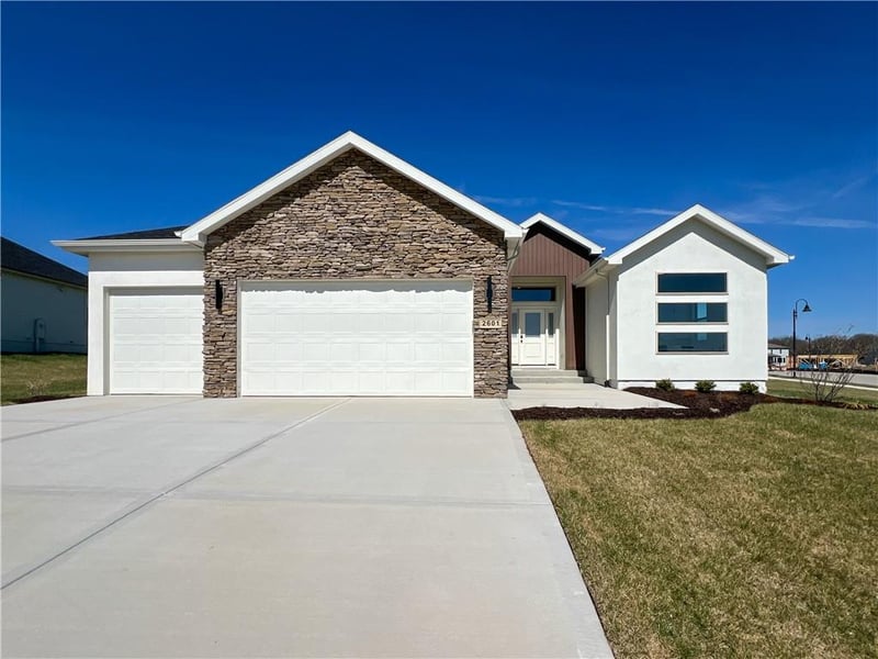2601 Wheatley Dr, Blue Springs, MO 64029