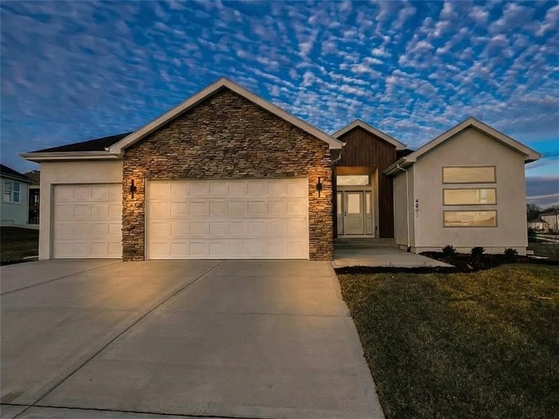 2601 Wheatley Dr, Blue Springs, MO 64029