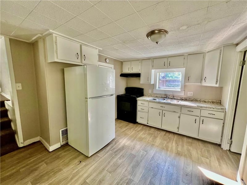 2022 NW 49th Ter, Northmoor, MO 64151