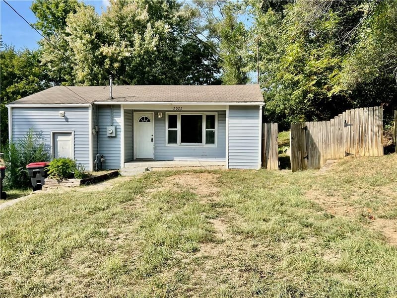 2022 NW 49th Ter, Northmoor, MO 64151