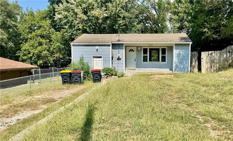 2022 NW 49th Ter, Northmoor, MO 64151