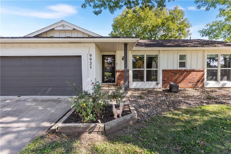 9921 Wedd Dr, Overland Park, KS 66212