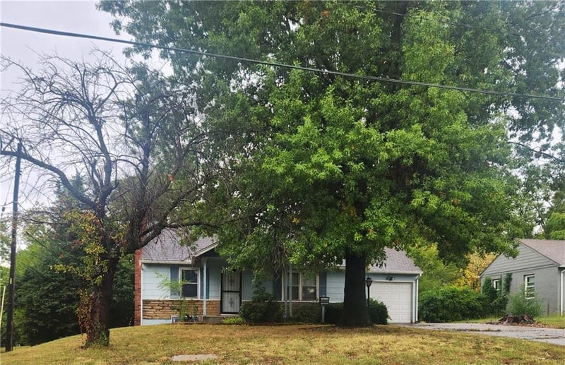 5620 E 103rd St, Kansas City, MO 64137