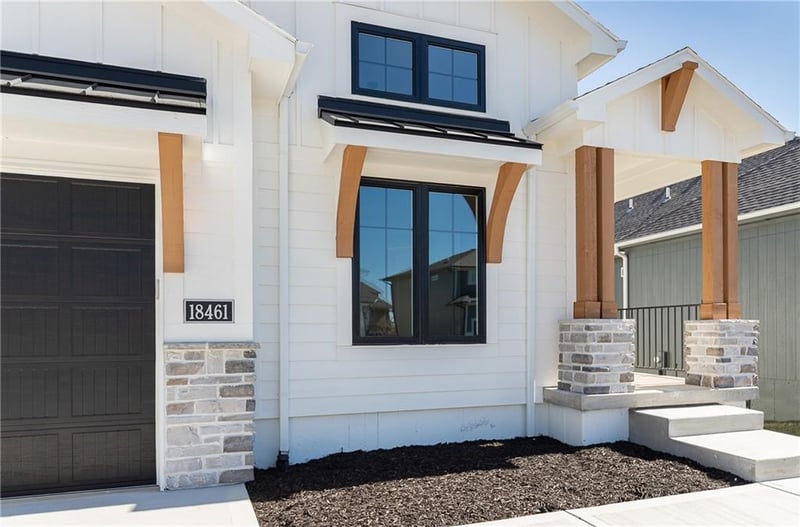 18461 Windsor St, Overland Park, KS 66085