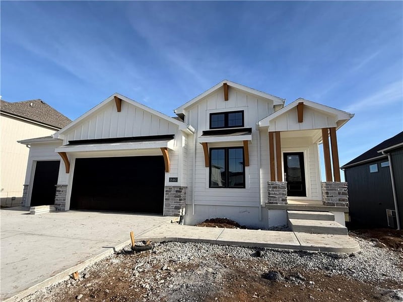 18461 Windsor St, Overland Park, KS 66085