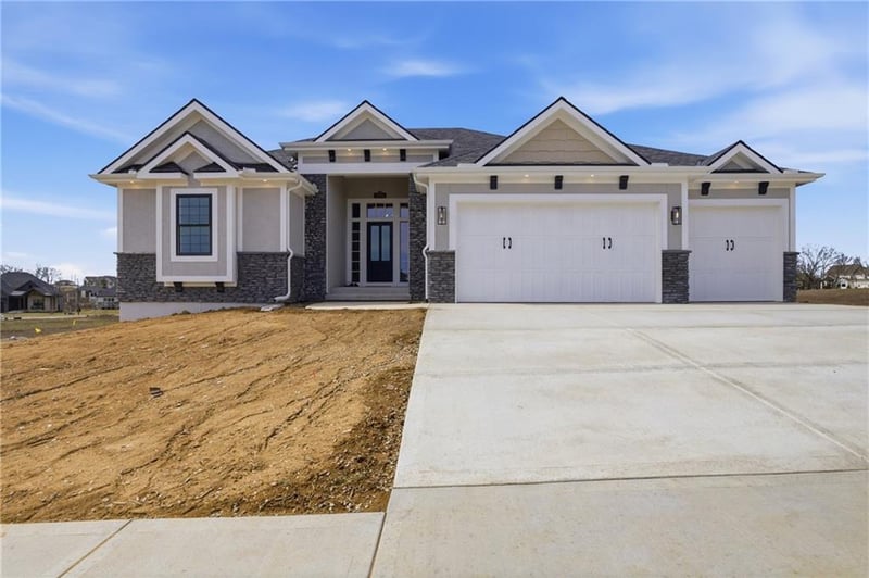 8734 Farley Ave, Kansas City, MO 64157