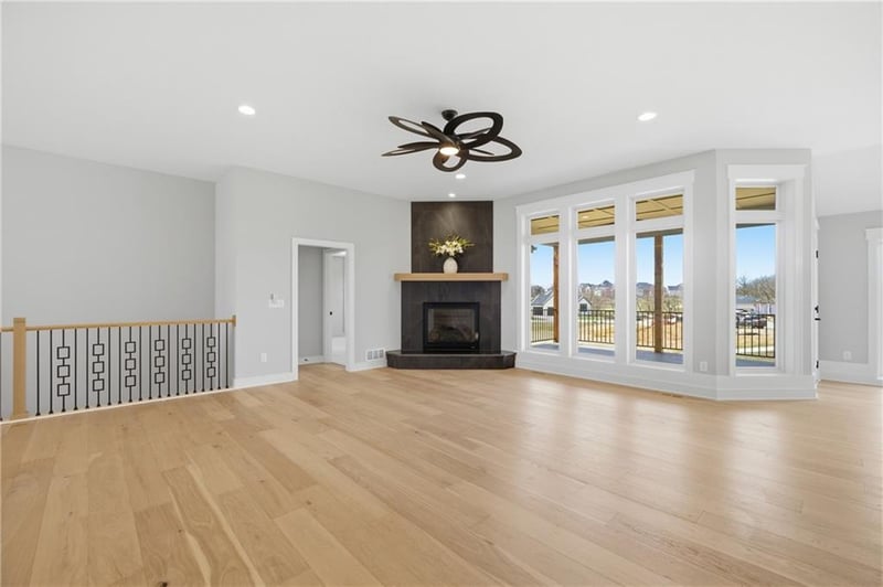 8734 Farley Ave, Kansas City, MO 64157