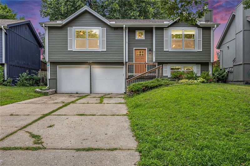 8537 110th St, Kansas City, MO 64157