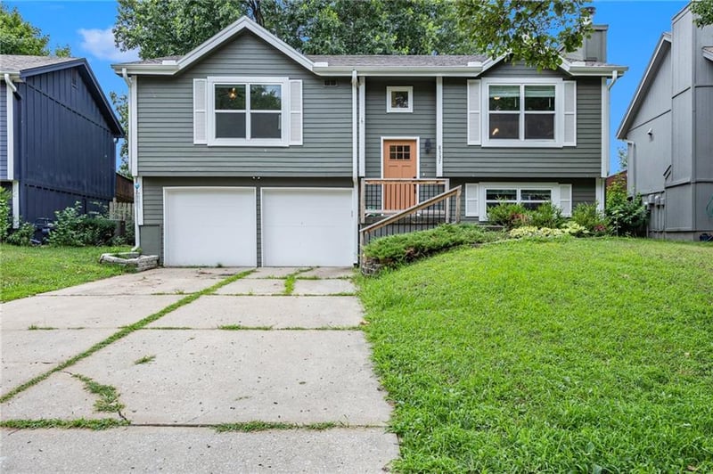 8537 110th St, Kansas City, MO 64157