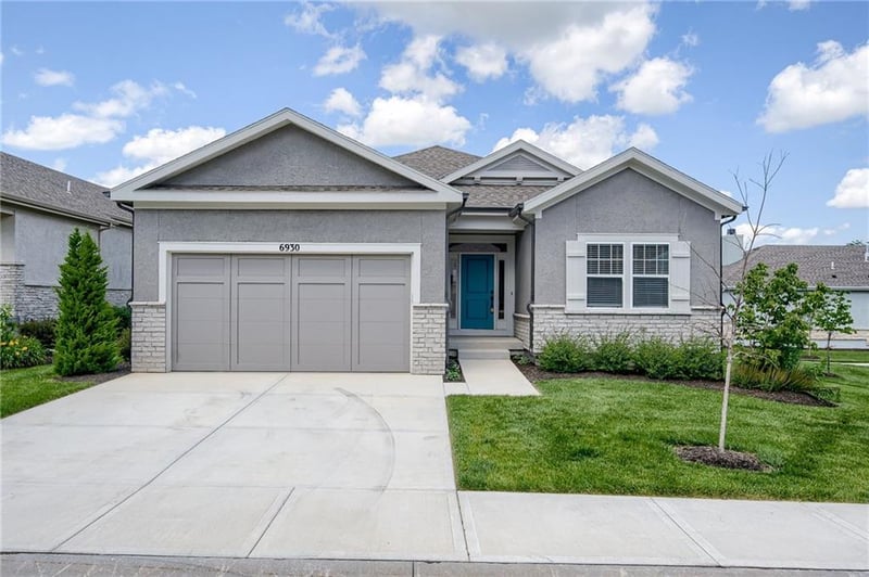 6930 W 162nd Ct, Overland Park, KS 66085