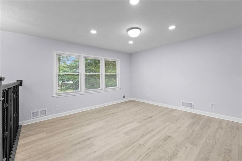 8712 110th Ter, Kansas City, MO 64134