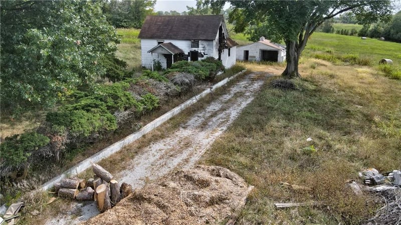 8203 Outer Belt Rd, Grandview, MO 64030