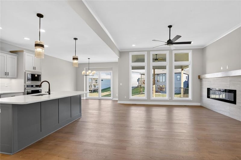 7060 Yulich Ct, Parkville, MO 64152