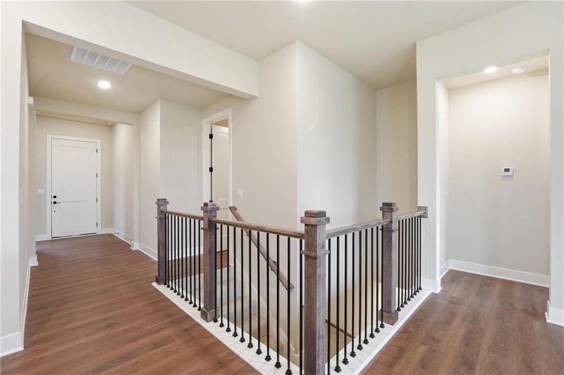 20689 Skyview Ln, Spring Hill, KS 66083