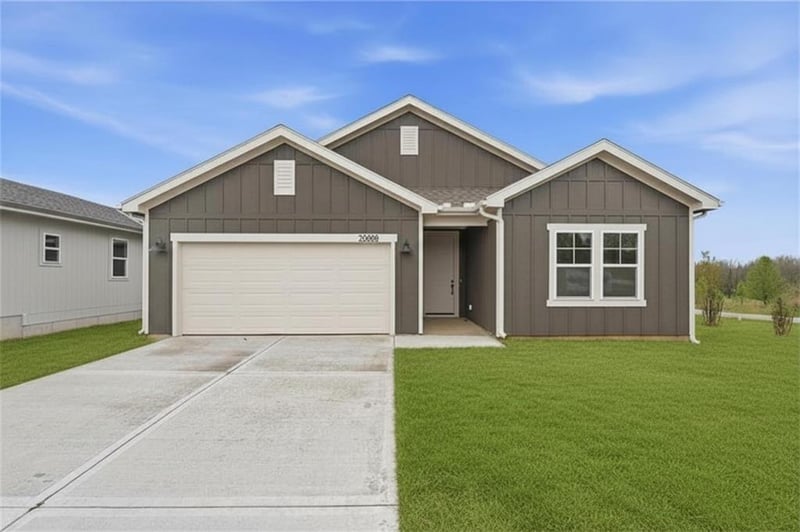 20689 Skyview Ln, Spring Hill, KS 66083