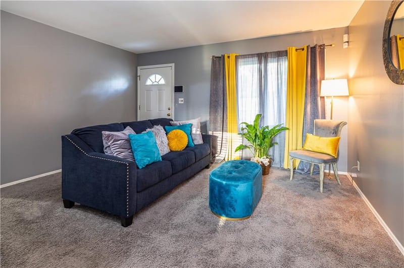 11148 Spring Valley Rd, Kansas City, MO 64134