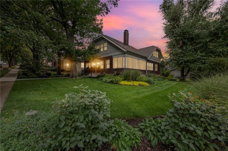 62 E 53rd Ter, Kansas City, MO 64112