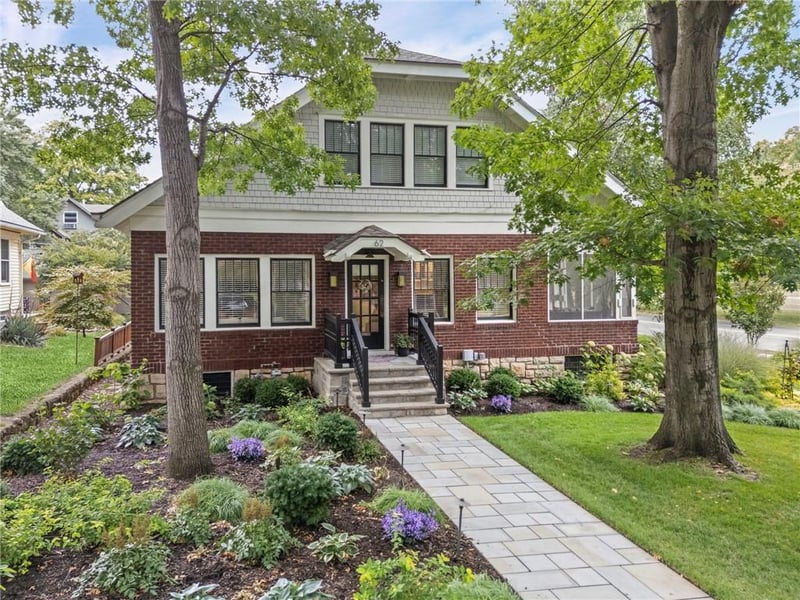 62 E 53rd Ter, Kansas City, MO 64112
