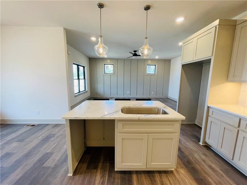 1001 Riverview Ave, Independence, MO 64056