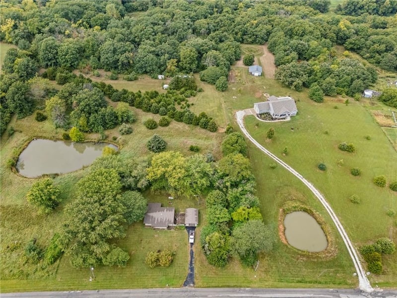 13216 Vines Rd, Kearney, MO 64060