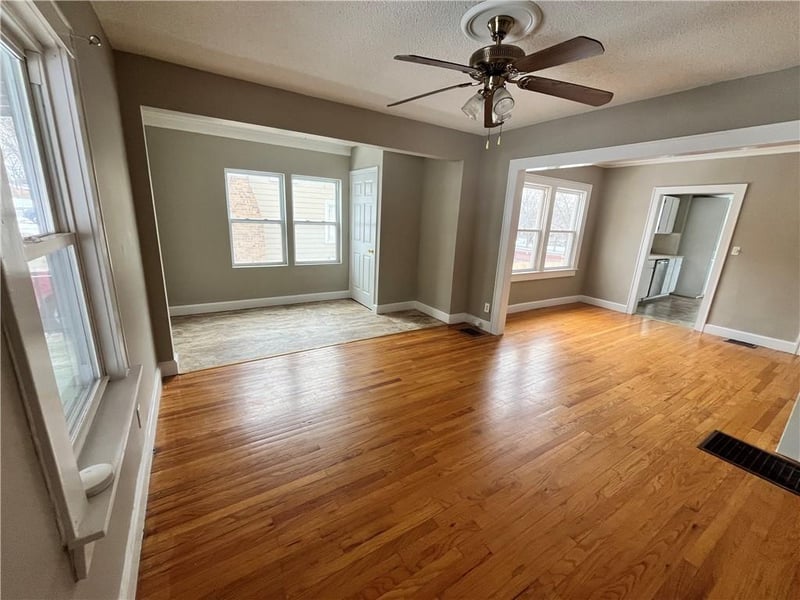 8020 Mercier St, Kansas City, MO 64114