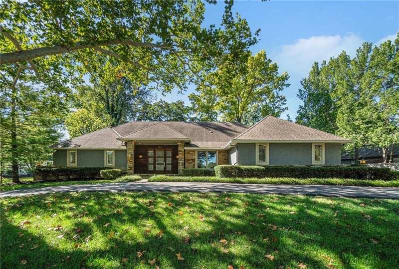 1911 Romany Rd, Mission Hills, KS 66208