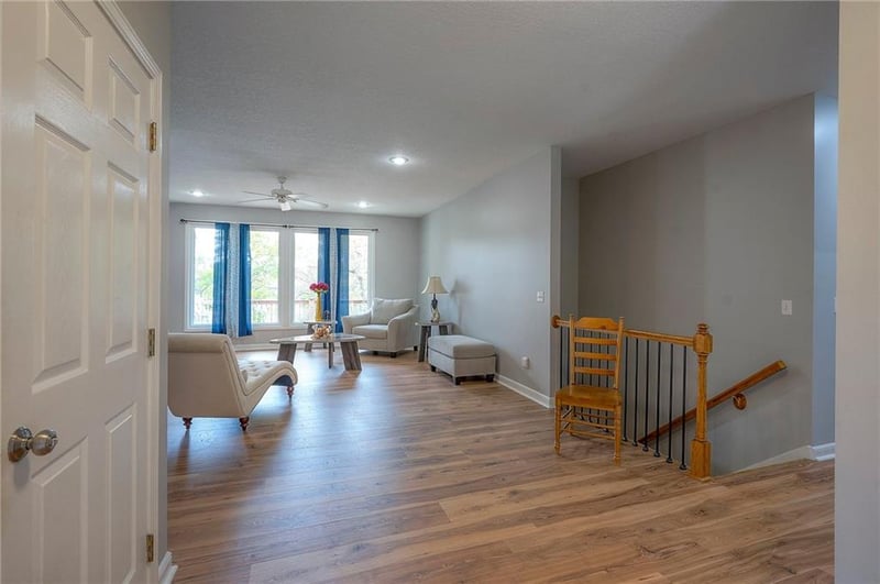 1025 Pacific Dr, Lee's Summit, MO 64081