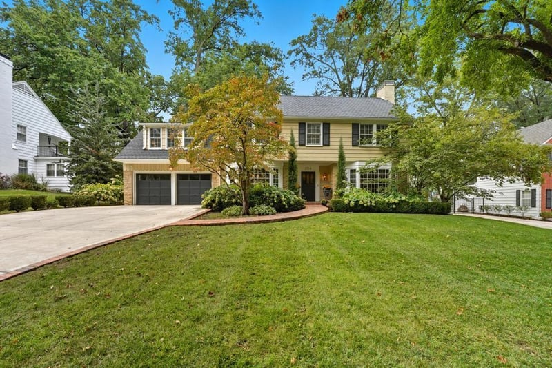 2514 W 64th St, Mission Hills, KS 66208