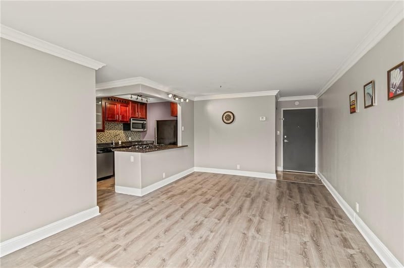 700 E 8th St #4A, Kansas City, MO 64106