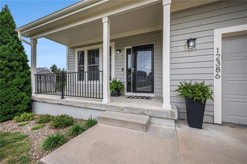 12386 Lincoln St, Olathe, KS 66061