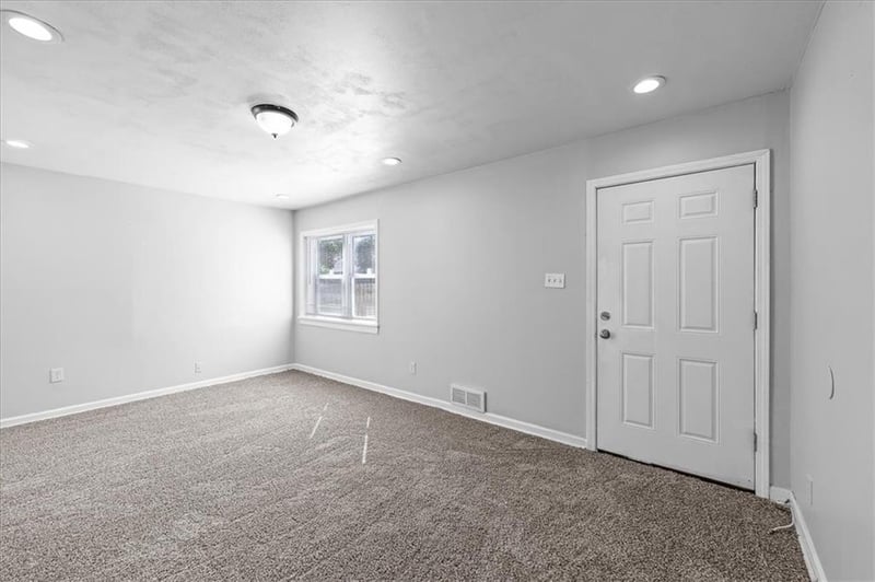 6815 Benton Ave, Kansas City, MO 64134