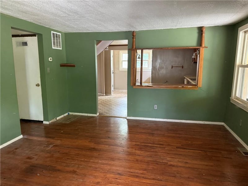 2449 Mckinley Ave, Kansas City, MO 64129