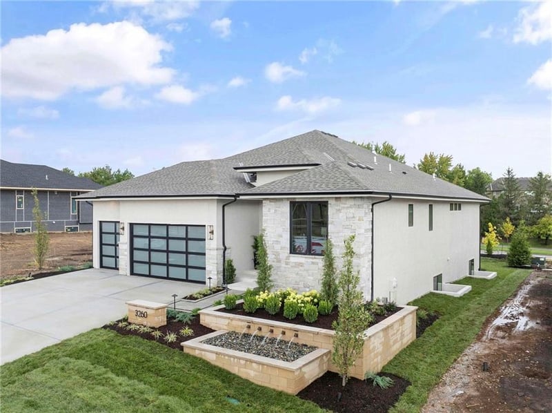 3260 133rd Ter, Leawood, KS 66209
