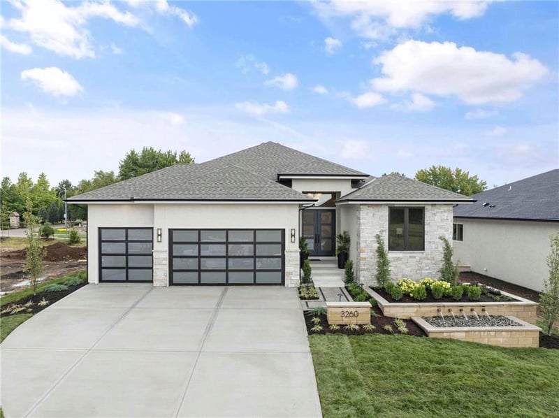 3260 133rd Ter, Leawood, KS 66209