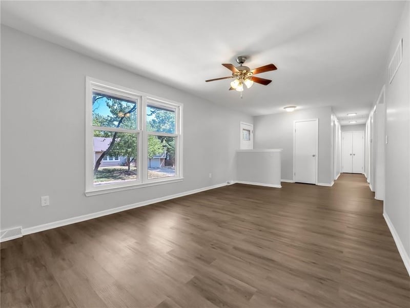 1300 Browning Ln, Lee's Summit, MO 64086
