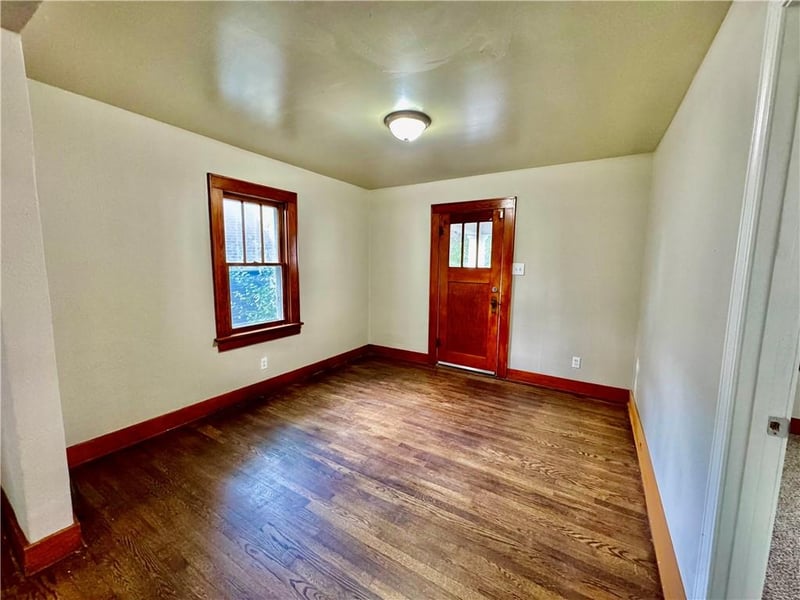 3006 Messanie St, St Joseph, MO 64501